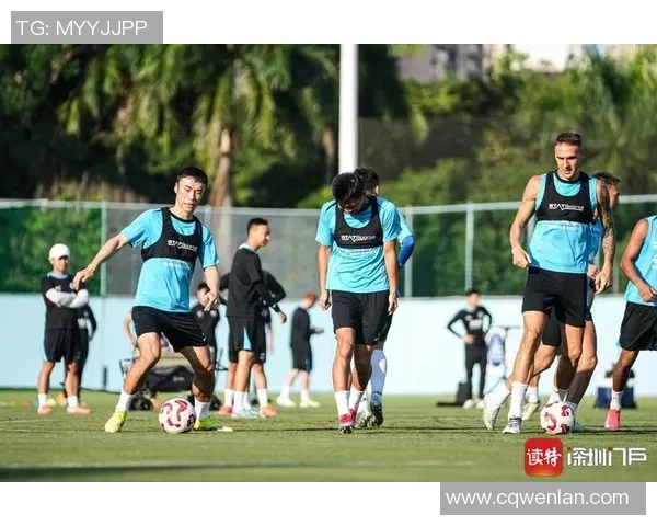 足球明星归队引发热议球迷期待新赛季精彩表现 足球明星归队引发热议球迷期待新赛季精彩表现